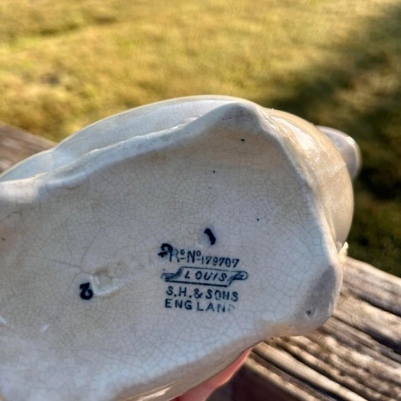 Antique S.H. Sons, England, “Louis” ,
Gravy boat or large creamer - Picture 4 of 5